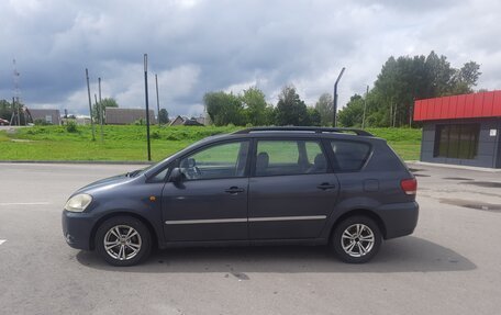 Toyota Avensis Verso I рестайлинг, 2003 год, 610 000 рублей, 6 фотография