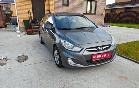 Hyundai Solaris II рестайлинг, 2012 год, 600 000 рублей, 1 фотография