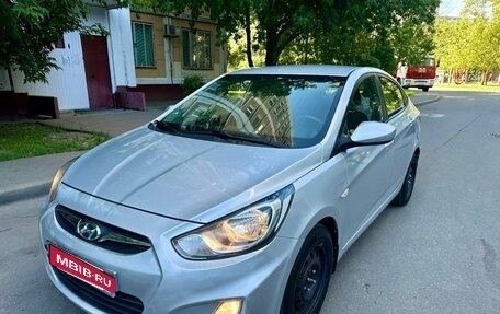 Hyundai Solaris II рестайлинг, 2011 год, 740 000 рублей, 1 фотография