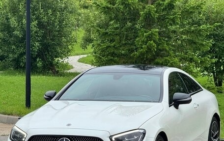 Mercedes-Benz E-Класс, 2021 год, 5 900 000 рублей, 3 фотография