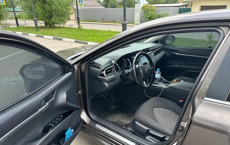 Toyota Camry, 2018 год, 1 870 000 рублей, 4 фотография
