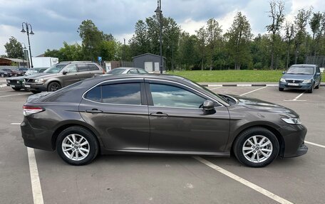 Toyota Camry, 2018 год, 1 870 000 рублей, 5 фотография