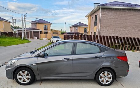 Hyundai Solaris II рестайлинг, 2012 год, 600 000 рублей, 3 фотография