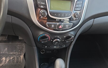 Hyundai Solaris II рестайлинг, 2012 год, 600 000 рублей, 9 фотография