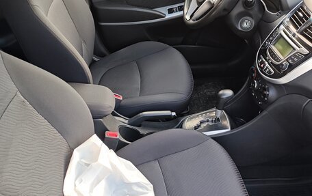Hyundai Solaris II рестайлинг, 2012 год, 600 000 рублей, 11 фотография