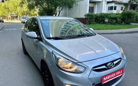 Hyundai Solaris II рестайлинг, 2011 год, 740 000 рублей, 3 фотография