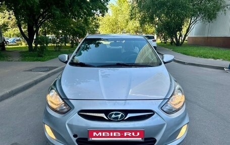 Hyundai Solaris II рестайлинг, 2011 год, 740 000 рублей, 2 фотография