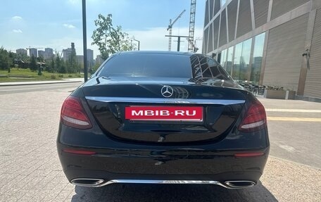 Mercedes-Benz E-Класс, 2019 год, 3 199 000 рублей, 6 фотография