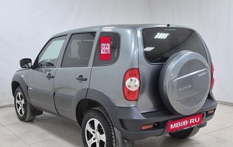 Chevrolet Niva I рестайлинг, 2018 год, 787 000 рублей, 6 фотография
