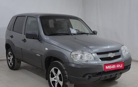 Chevrolet Niva I рестайлинг, 2018 год, 787 000 рублей, 3 фотография