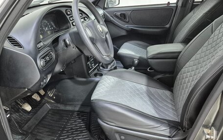 Chevrolet Niva I рестайлинг, 2018 год, 787 000 рублей, 10 фотография