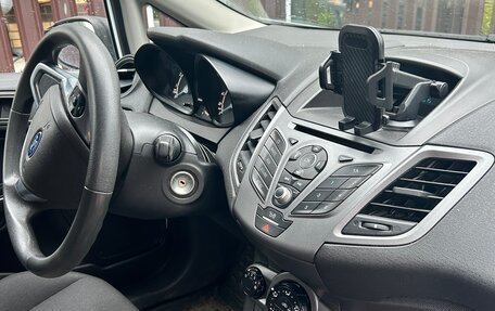 Ford Fiesta, 2015 год, 900 000 рублей, 5 фотография