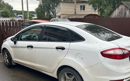 Ford Fiesta, 2015 год, 900 000 рублей, 4 фотография