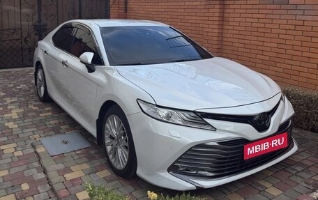 Toyota Camry, 2021 год, 2 450 000 рублей, 1 фотография