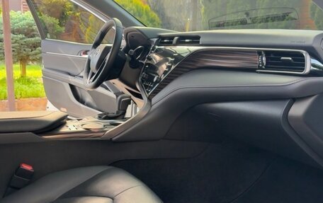 Toyota Camry, 2021 год, 2 450 000 рублей, 10 фотография