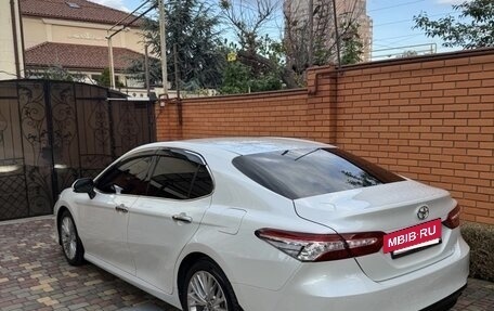 Toyota Camry, 2021 год, 2 450 000 рублей, 2 фотография