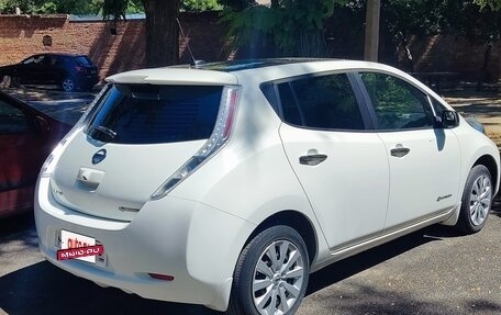 Nissan Leaf I, 2015 год, 1 140 000 рублей, 2 фотография