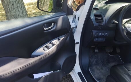 Nissan Leaf I, 2015 год, 1 140 000 рублей, 8 фотография
