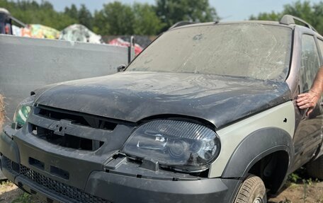 Chevrolet Niva I рестайлинг, 2016 год, 300 000 рублей, 4 фотография