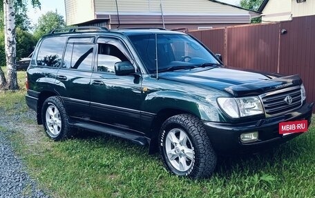 Toyota Land Cruiser 100 рестайлинг 2, 2003 год, 2 690 000 рублей, 2 фотография