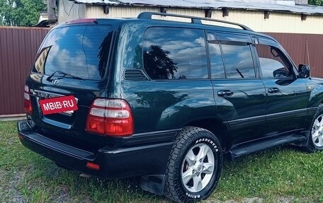 Toyota Land Cruiser 100 рестайлинг 2, 2003 год, 2 690 000 рублей, 3 фотография