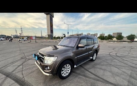 Mitsubishi Pajero IV, 2011 год, 2 050 000 рублей, 3 фотография