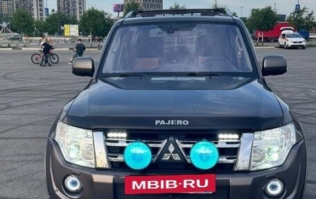 Mitsubishi Pajero IV, 2011 год, 2 050 000 рублей, 2 фотография