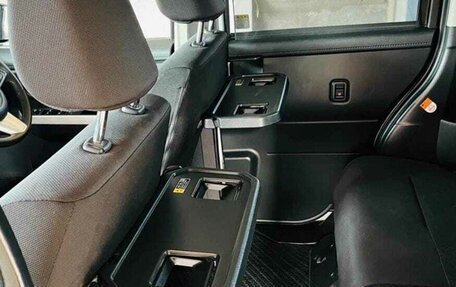 Toyota Roomy I, 2018 год, 1 030 000 рублей, 7 фотография