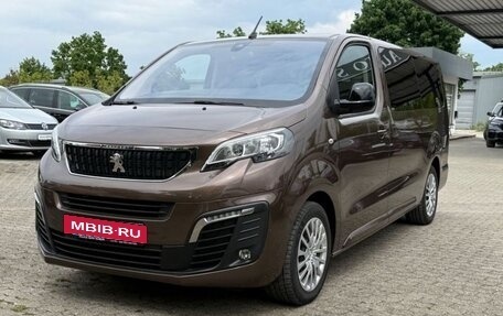 Peugeot Traveller I, 2022 год, 3 950 000 рублей, 2 фотография