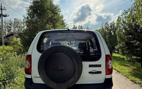 Chevrolet Niva I рестайлинг, 2015 год, 800 000 рублей, 5 фотография