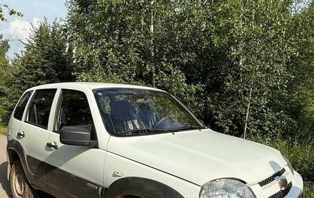 Chevrolet Niva I рестайлинг, 2015 год, 800 000 рублей, 15 фотография