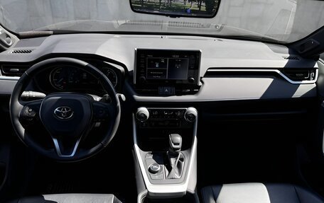 Toyota RAV4, 2022 год, 2 900 000 рублей, 7 фотография
