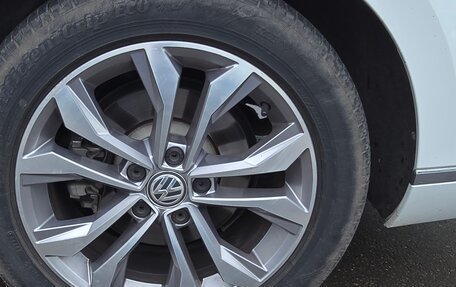 Volkswagen Passat B8 рестайлинг, 2015 год, 1 650 000 рублей, 10 фотография