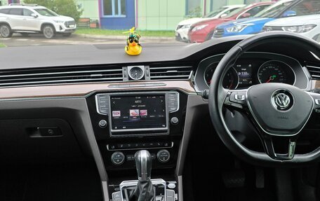 Volkswagen Passat B8 рестайлинг, 2015 год, 1 650 000 рублей, 21 фотография