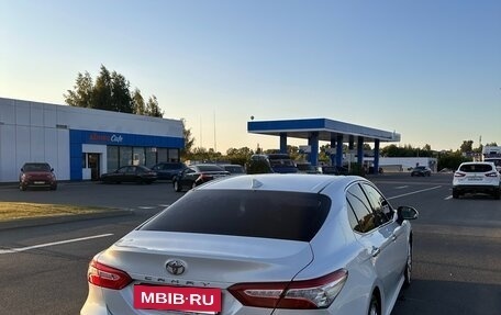 Toyota Camry, 2018 год, 2 400 000 рублей, 5 фотография