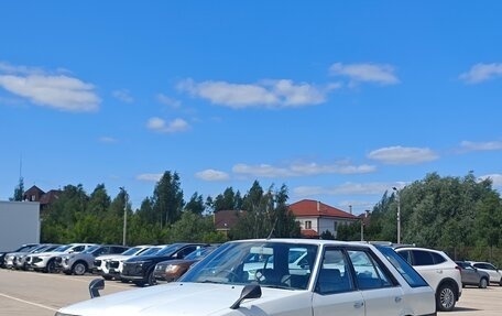 Nissan Skyline, 1985 год, 260 000 рублей, 2 фотография