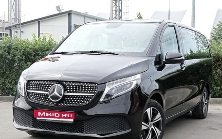 Mercedes-Benz V-Класс, 2022 год, 6 850 000 рублей, 2 фотография