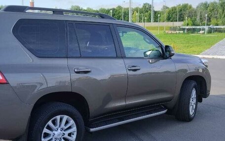 Toyota Land Cruiser Prado 150 рестайлинг 2, 2014 год, 3 290 000 рублей, 4 фотография