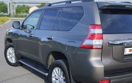 Toyota Land Cruiser Prado 150 рестайлинг 2, 2014 год, 3 290 000 рублей, 5 фотография