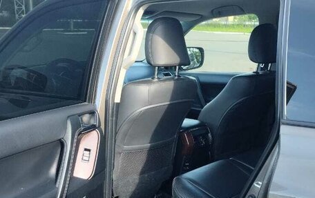 Toyota Land Cruiser Prado 150 рестайлинг 2, 2014 год, 3 290 000 рублей, 13 фотография