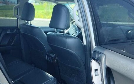 Toyota Land Cruiser Prado 150 рестайлинг 2, 2014 год, 3 290 000 рублей, 6 фотография