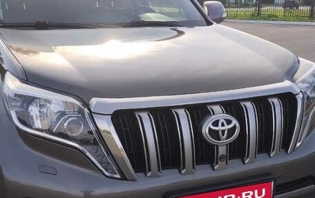 Toyota Land Cruiser Prado 150 рестайлинг 2, 2014 год, 3 290 000 рублей, 2 фотография