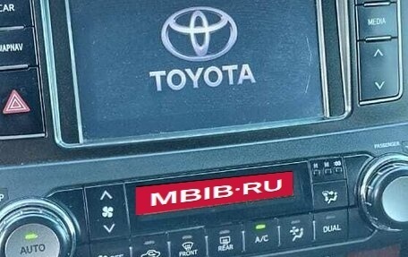 Toyota Land Cruiser Prado 150 рестайлинг 2, 2014 год, 3 290 000 рублей, 10 фотография