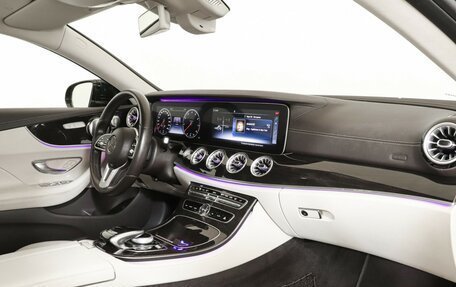 Mercedes-Benz E-Класс, 2019 год, 4 049 000 рублей, 9 фотография