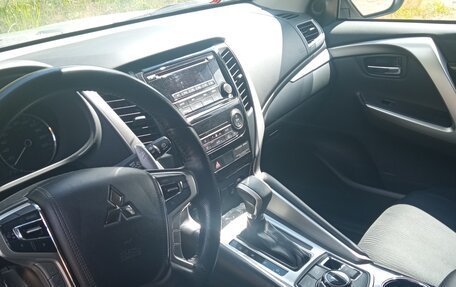 Mitsubishi Pajero Sport III рестайлинг, 2020 год, 3 250 000 рублей, 4 фотография
