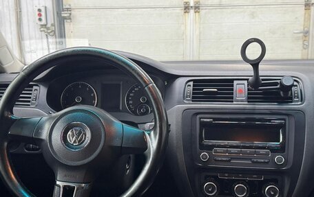 Volkswagen Jetta VI, 2011 год, 600 000 рублей, 8 фотография