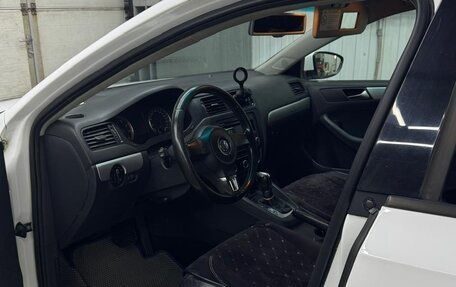 Volkswagen Jetta VI, 2011 год, 600 000 рублей, 13 фотография