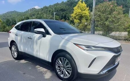 Toyota Harrier, 2022 год, 3 100 000 рублей, 1 фотография