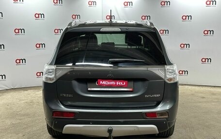 Mitsubishi Outlander III рестайлинг 3, 2014 год, 1 399 000 рублей, 5 фотография