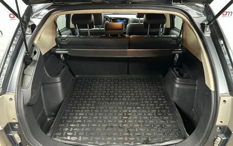 Mitsubishi Outlander III рестайлинг 3, 2014 год, 1 399 000 рублей, 22 фотография